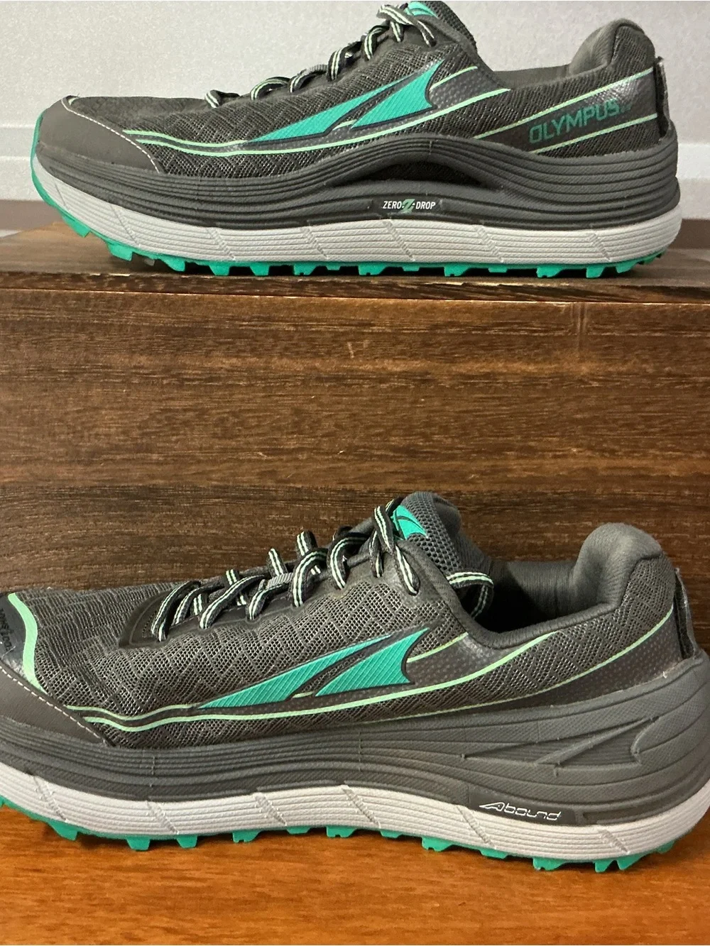 Altra Women Olympus 2.0 Gray Zero Drop Trail Running Shoe A2655-2 Size 8